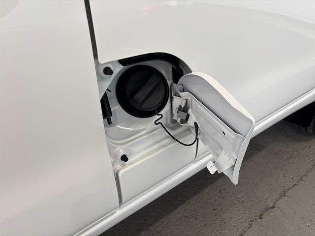 ハイゼットカーゴＤＸ　ＳＡIIIＣＤ／ラジオチューナー　運転席・助手席パワーウィンドウ　マニュアルエアコン　オートハイビーム　アイドリングストップ機能（奈良県）の中古車