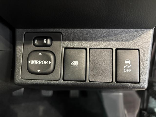 コペンローブＭＴ車　純正ナビゲーション　バックカメラ　ＥＴＣ車載器　パワーウィンドウ　シートヒーター　プッシュスタートスイッチ　オートエアコン　アルミホイール　キーフリーシステム（奈良県）の中古車