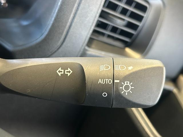 ハイゼットカーゴＤＸラジオチューナー　ＥＴＣ車載器　マニュアルエアコン　運転席・助手席パワーウィンドウ　アイドリングストップ機能　コーナーセンサー　衝突被害軽減ブレーキ　キーレスエントリーシステム（奈良県）の中古車