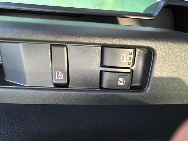 ハイゼットカーゴＤＸラジオチューナー　ＥＴＣ車載器　マニュアルエアコン　運転席・助手席パワーウィンドウ　アイドリングストップ機能　コーナーセンサー　衝突被害軽減ブレーキ　キーレスエントリーシステム（奈良県）の中古車