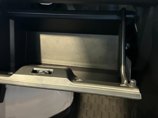 ハイゼットカーゴＤＸラジオチューナー　ＥＴＣ車載器　マニュアルエアコン　運転席・助手席パワーウィンドウ　アイドリングストップ機能　コーナーセンサー　衝突被害軽減ブレーキ　キーレスエントリーシステム（奈良県）の中古車