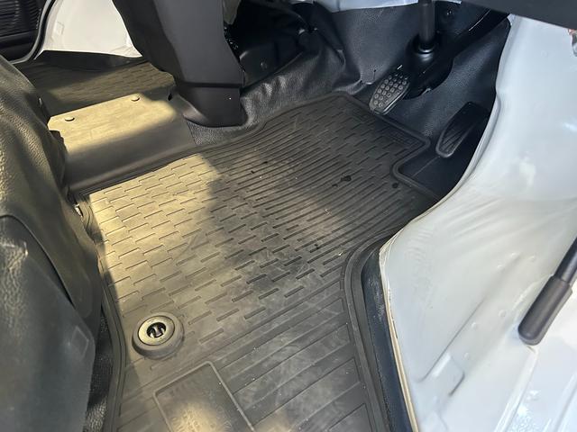 ハイゼットカーゴＤＸラジオチューナー　ＥＴＣ車載器　マニュアルエアコン　運転席・助手席パワーウィンドウ　アイドリングストップ機能　コーナーセンサー　衝突被害軽減ブレーキ　キーレスエントリーシステム（奈良県）の中古車