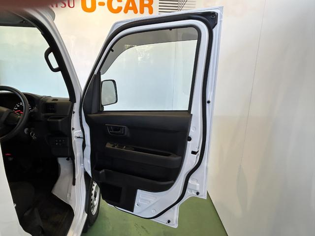 ハイゼットカーゴＤＸラジオチューナー　ＥＴＣ車載器　マニュアルエアコン　運転席・助手席パワーウィンドウ　アイドリングストップ機能　コーナーセンサー　衝突被害軽減ブレーキ　キーレスエントリーシステム（奈良県）の中古車