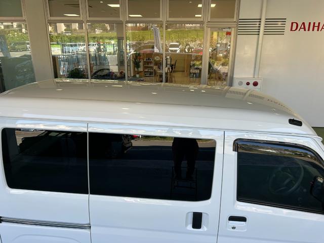 ハイゼットカーゴＤＸラジオチューナー　ＥＴＣ車載器　マニュアルエアコン　運転席・助手席パワーウィンドウ　アイドリングストップ機能　コーナーセンサー　衝突被害軽減ブレーキ　キーレスエントリーシステム（奈良県）の中古車