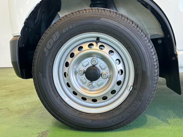 ハイゼットカーゴＤＸラジオチューナー　ＥＴＣ車載器　マニュアルエアコン　運転席・助手席パワーウィンドウ　アイドリングストップ機能　コーナーセンサー　衝突被害軽減ブレーキ　キーレスエントリーシステム（奈良県）の中古車