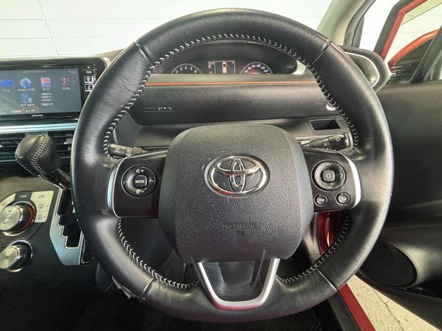 シエンタＧナビゲーション　バックカメラ　両側電動スライドドア　ＥＴＣ車載器　後席モニター　電動格納式ドアミラー　パワーウィンドウ　アイドリングストップ機能　プッシュスタートスイッチ　キーフリーシステム（奈良県）の中古車