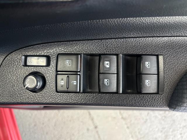 シエンタＧナビゲーション　バックカメラ　両側電動スライドドア　ＥＴＣ車載器　後席モニター　電動格納式ドアミラー　パワーウィンドウ　アイドリングストップ機能　プッシュスタートスイッチ　キーフリーシステム（奈良県）の中古車