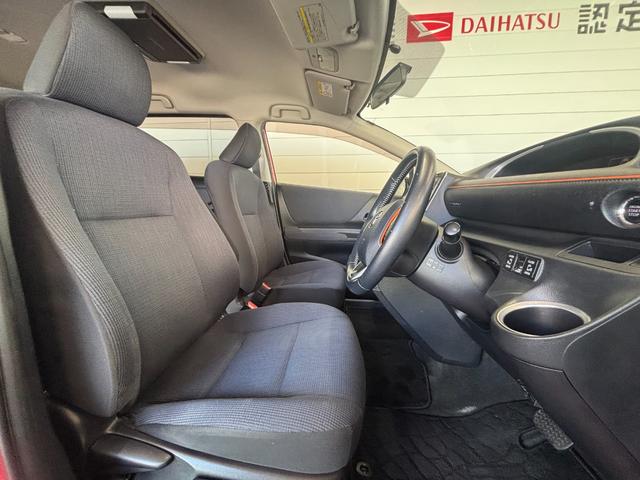 シエンタＧナビゲーション　バックカメラ　両側電動スライドドア　ＥＴＣ車載器　後席モニター　電動格納式ドアミラー　パワーウィンドウ　アイドリングストップ機能　プッシュスタートスイッチ　キーフリーシステム（奈良県）の中古車