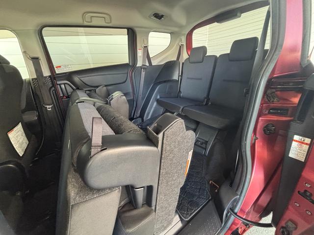 シエンタＧナビゲーション　バックカメラ　両側電動スライドドア　ＥＴＣ車載器　後席モニター　電動格納式ドアミラー　パワーウィンドウ　アイドリングストップ機能　プッシュスタートスイッチ　キーフリーシステム（奈良県）の中古車