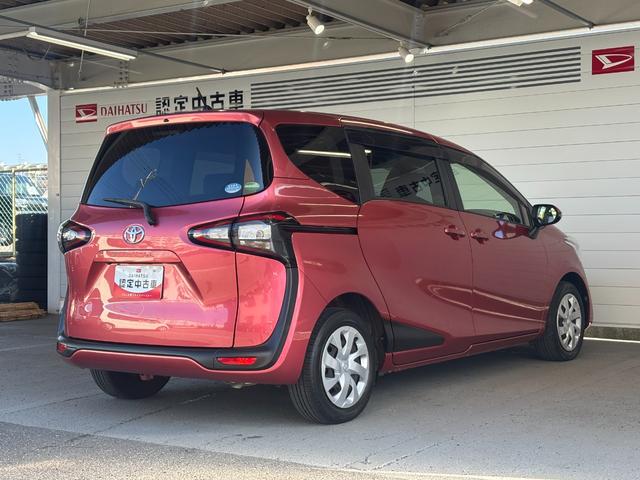 シエンタＧナビゲーション　バックカメラ　両側電動スライドドア　ＥＴＣ車載器　後席モニター　電動格納式ドアミラー　パワーウィンドウ　アイドリングストップ機能　プッシュスタートスイッチ　キーフリーシステム（奈良県）の中古車