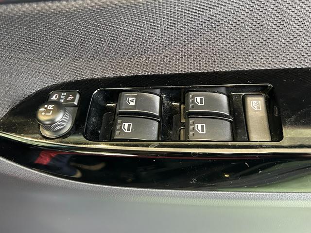 ムーヴカスタム　ＲＳ　ハイパーリミテッドＳＡIIIパノラマモニタ−対応　ＣＤオーディオ　プッシュボタンスタ−ト　片側シ−トヒ−タ−　衝突被害軽減ブレーキ　オ−トハイビ−ム　アイドリングストップ機能　ＬＥＤヘッドライト（奈良県）の中古車