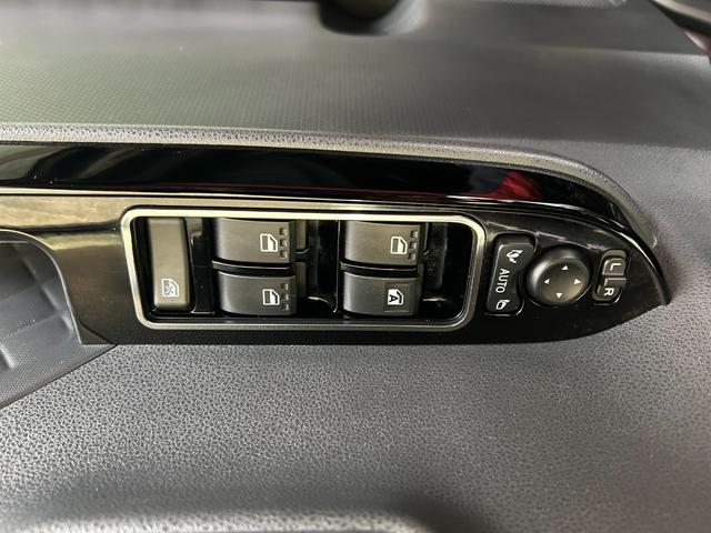 タントカスタムＸナビ　ドラレコ　プッシュボタンスタ−ト　両側電動スライドドア　ロングスライドシ−ト　コ−ナ−センサ−　アイドリングストップ機能　シ−トヒ−タ−　衝突被害軽減ブレーキ　バックカメラ　ＬＥＤヘッドライト（奈良県）の中古車