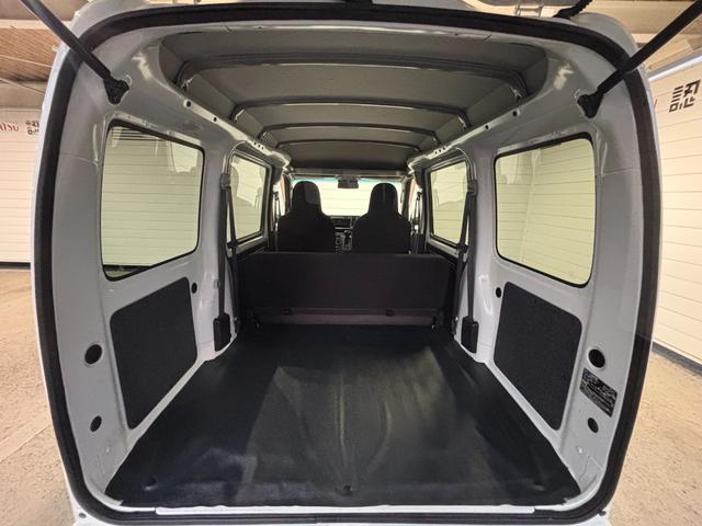 ハイゼットカーゴデラックスＳＡIIIラジオチューナー　マニュアルエアコン　運転席・助手席パワーウィンドウ　アイドリングストップ機能　キーレスエントリーシステム（奈良県）の中古車