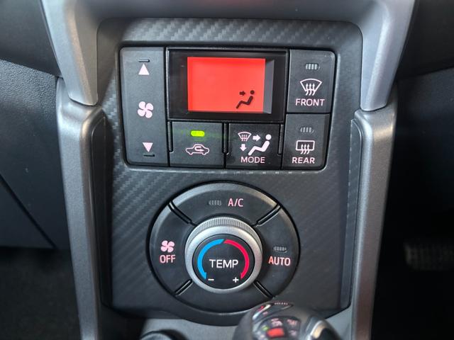 コペンセロドライブレコーダー　オートエアコン　運転席・助手席シートヒーター　パワーウィンドウ　アイドリングストップ機能　プッシュスタートスイッチ　キーフリーシステム　アルミホイール（奈良県）の中古車