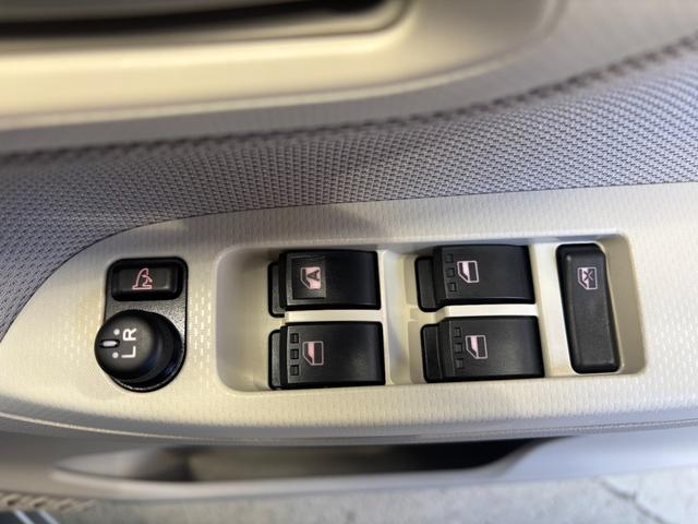 ムーヴＬ　ＳＡIIIナビゲーション　バックカメラ　ＴＶコントロール　ＥＴＣ車載器　ドライブレコーダー　電動格納式ドアミラー　パワーウィンドウ　マニュアルエアコン　キーレスエントリーシステム　アイドリングストップ機能（奈良県）の中古車