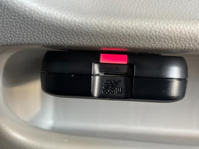 ムーヴＸリミテッドII　ＳＡIIIナビ　バックカメラ　ＴＶコントロール　オートエアコン　運転席シートヒーター　ＥＴＣ車載器　ドライブレコーダー　電動格納式ドアミラー　パワーウィンドウ　プッシュスタートスイッチ　キーフリーシステム（奈良県）の中古車