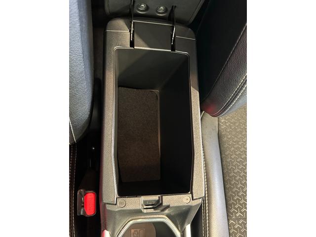 ロッキープレミアムGバックカメラ対応 プッシュボタンスタ−ト シ−トヒ−タ− 電動パーキング 全車速追従機能付ACC 衝突被害軽減ブレーキ コ−ナ−センサ− アイドリングストップ機能 LEDヘッドライト(奈良県)の中古車