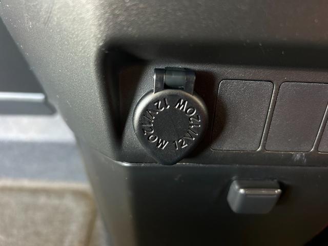 トールカスタムＧ　ターボバックカメラ対応　電動パーキング　両側電動スライドドア　プッシュボタンスタ−ト　衝突被害軽減ブレーキ　アイドリングストップ機能　コ−ナ−センサ−　クル−ズコントロ−ル（奈良県）の中古車