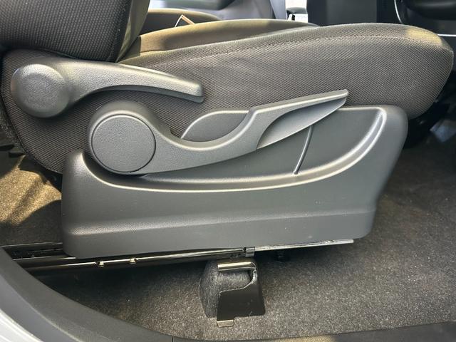 トールカスタムＧ　ターボバックカメラ対応　電動パーキング　両側電動スライドドア　プッシュボタンスタ−ト　衝突被害軽減ブレーキ　アイドリングストップ機能　コ−ナ−センサ−　クル−ズコントロ−ル（奈良県）の中古車