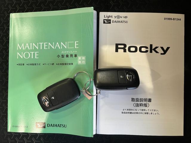 ロッキーＸ　ＨＥＶナビゲーション　パノラマモニター　電動パーキングブレーキ　オートエアコン　電動格納式ドアミラー　パワーウィンドウ　アイドリングストップ機能　プッシュスタートスイッチ　キーフリーシステム（奈良県）の中古車