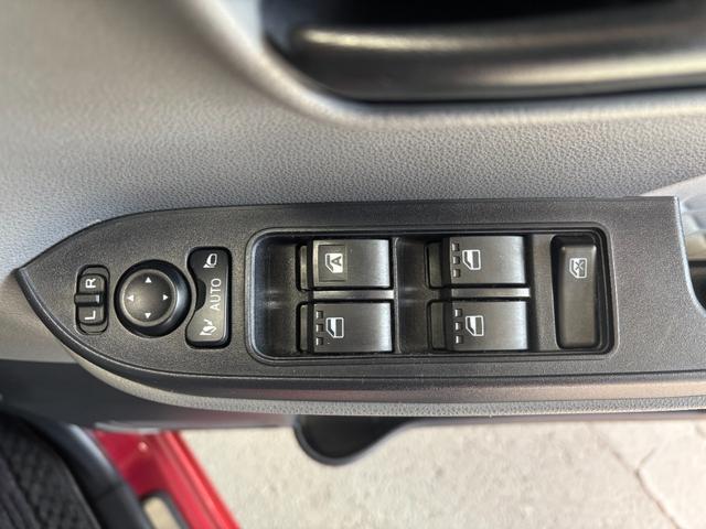 タントＸセレクションナビゲーション　バックカメラ　ドライブレコーダー　ＴＶコントロール　フロントシートヒーター　助手席側電動スライドドア　パワーウィンドウ　電動格納式ドアミラー　アイドリングストップ機能　キーフリー（奈良県）の中古車