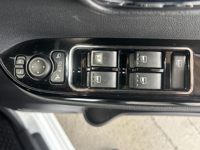 タントカスタムＲＳナビゲーション　バックカメラ　ＥＴＣ車載器　ＴＶコントロール　フロントシートヒーター　両側電動スライドドア　電動格納式ドアミラー　パワーウィンドウ　オートエアコン　プッシュスタートスイッチ　キーフリー（奈良県）の中古車