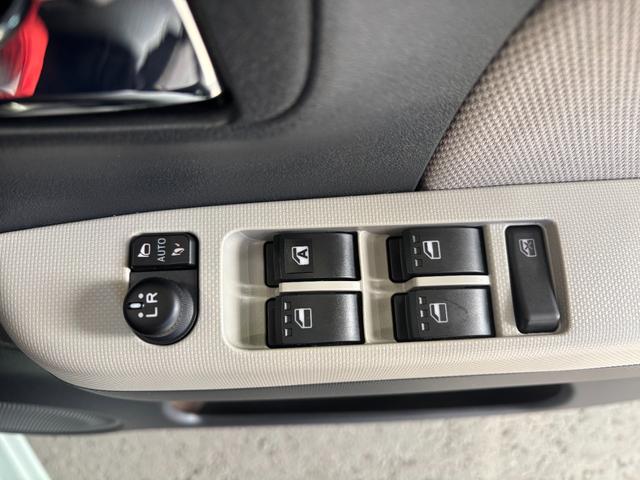 ミラトコットＧ　ＳＡIIIナビゲーション　パノラマモニター　ドライブレコーダー　フロントシートヒーター　オートエアコン　電動格納式ドアミラー　パワーウィンドウ　プッシュスタートスイッチ　キーフリーシステム　アイドリングストップ（奈良県）の中古車