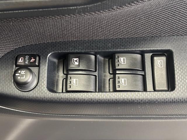 ムーヴＸリミテッドII　ＳＡIIIナビゲーション　バックカメラ　ドライブレコーダー　ＥＴＣ　運転席シートヒーター　プッシュスタートスイッチ　キーフリーシステム　アルミホイール　電動格納式ドアミラー　パワーウィンドウ　オートエアコン（奈良県）の中古車