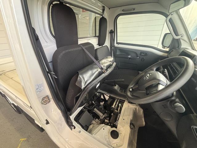 ハイゼットトラックＥＸＴマニュアルエアコン　オーディオ穴　電動格納式ドアミラー　パワーウィンドウ　プッシュスタートスイッチ　キーフリーシステム　荷台作業灯　アイドリングストップ機能　コーナーセンサー（奈良県）の中古車