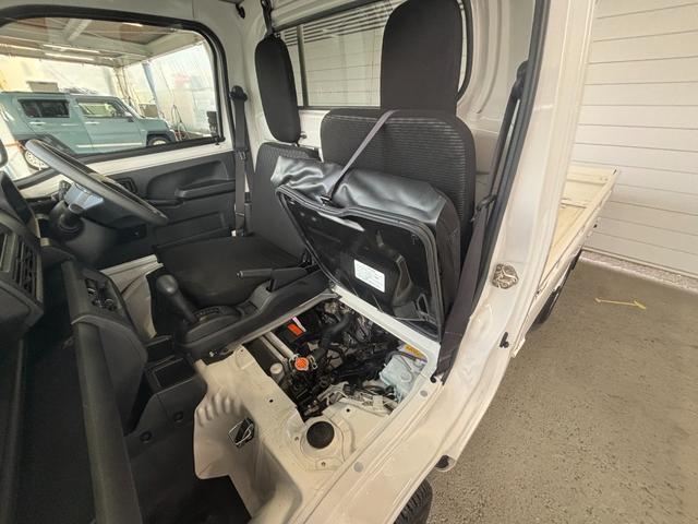 ハイゼットトラックＥＸＴマニュアルエアコン　オーディオ穴　電動格納式ドアミラー　パワーウィンドウ　プッシュスタートスイッチ　キーフリーシステム　荷台作業灯　アイドリングストップ機能　コーナーセンサー（奈良県）の中古車