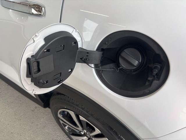 ロッキープレミアムGナビ取付時バックカメラ対応 フロントシートヒーター 電動パーキングブレーキ 電動格納式ドアミラー パワーウィンドウ プッシュスタートスイッチ オートエアコン キーフリーシステム アルミホイール(奈良県)の中古車