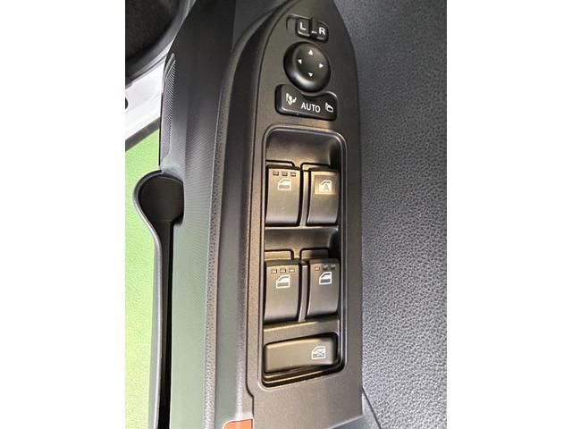 タントファンクロスナビ　ドラレコ　両側電動スライドドア　コ−ナ−センサ−　衝突被害軽減ブレーキ　アイドリングストップ機能　プッシュボタンスタ−ト　シ−トヒ−タ−　バックカメラ　ＬＥＤヘッドライト（奈良県）の中古車