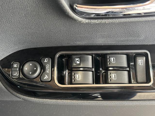 タントカスタムＸスタイルセレクションナビゲーション　バックカメラ　ドライブレコーダー　ＥＴＣ車載器　ＴＶコントロール　フロントシートヒーター　両側電動スライドドア　電動格納式ドアミラー　プッシュスタートスイッチ　アイドリングストップ機能（奈良県）の中古車