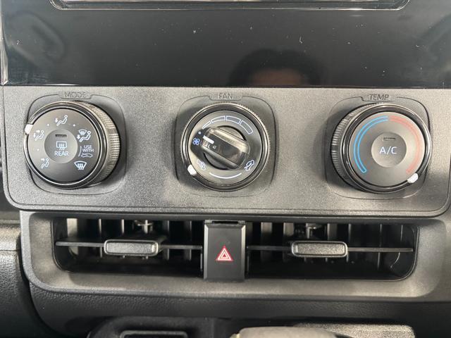 シエンタＸナビゲーション　助手席側電動スライドドア　ＥＴＣ車載器　電動格納式ドアミラー　マニュアルエアコン　パワーウィンドウ（奈良県）の中古車