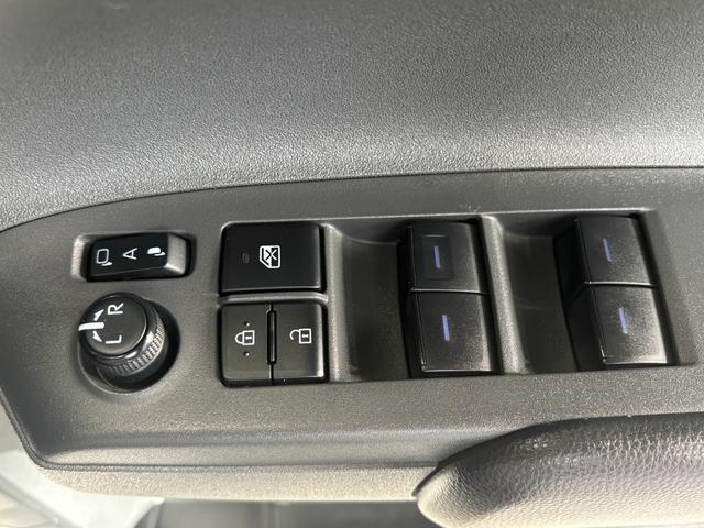 シエンタＸナビゲーション　助手席側電動スライドドア　ＥＴＣ車載器　電動格納式ドアミラー　マニュアルエアコン　パワーウィンドウ（奈良県）の中古車