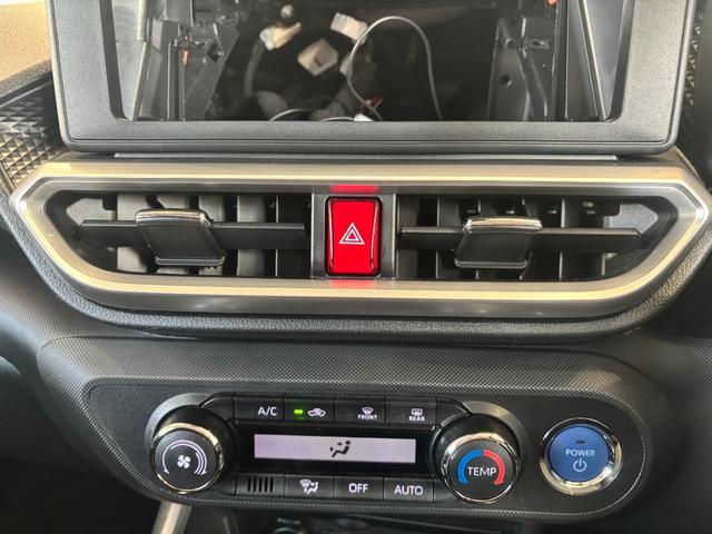 ロッキーＸ　ＨＥＶナビ取付時バックカメラ対応　電動パーキングブレーキ　ＥＴＣ　オートエアコン　プッシュスタートスイッチ　キーフリーシステム　電動格納式ドアミラー　パワーウィンドウ　アイドリングストップ　アルミホイール（奈良県）の中古車