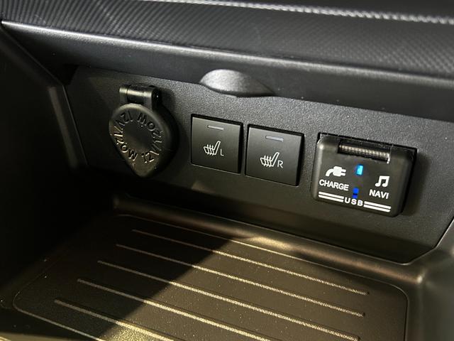 ロッキープレミアムＧ　ＨＥＶハイブリッド　ナビ　ドラレコ　ＥＴＣ　衝突被害軽減ブレーキ　コ−ナ−センサ−　全車速追従付ＡＣＣ　テレビキャンセラー　シ−トヒ−タ−　電動パーキング　プッシュボタンスタ−ト　パノラマモニタ−（奈良県）の中古車