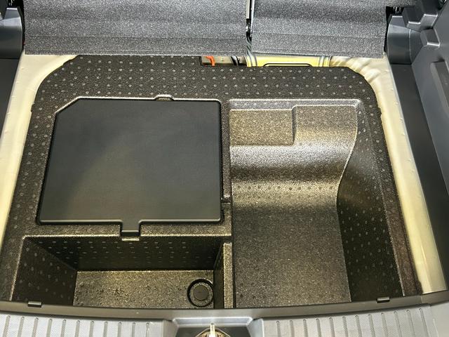 ロッキープレミアムＧ　ＨＥＶハイブリッド　ナビ　ドラレコ　ＥＴＣ　衝突被害軽減ブレーキ　コ−ナ−センサ−　全車速追従付ＡＣＣ　テレビキャンセラー　シ−トヒ−タ−　電動パーキング　プッシュボタンスタ−ト　パノラマモニタ−（奈良県）の中古車