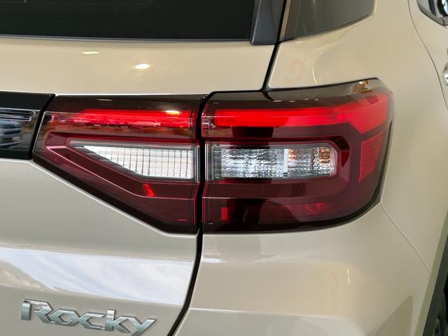 ロッキープレミアムＧ　ＨＥＶハイブリッド　ナビ　ドラレコ　ＥＴＣ　衝突被害軽減ブレーキ　コ−ナ−センサ−　全車速追従付ＡＣＣ　テレビキャンセラー　シ−トヒ−タ−　電動パーキング　プッシュボタンスタ−ト　パノラマモニタ−（奈良県）の中古車