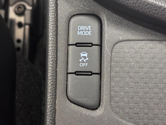 ヤリスクロスＺナビゲーション　パノラマモニター　ドライブレコーダー　ＥＴＣ車載器　運転席パワーシート　電動パーキングブレーキ　フロントシートヒーター　プッシュスタートスイッチ　キーフリーシステム　アルミホイール（奈良県）の中古車