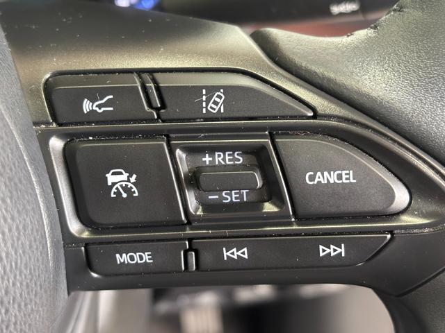 ヤリスクロスＺナビゲーション　パノラマモニター　ドライブレコーダー　ＥＴＣ車載器　運転席パワーシート　電動パーキングブレーキ　フロントシートヒーター　プッシュスタートスイッチ　キーフリーシステム　アルミホイール（奈良県）の中古車