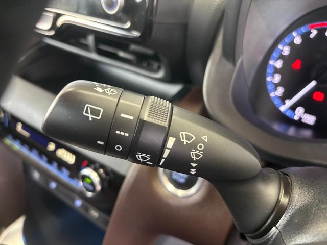 ヤリスクロスＺナビゲーション　パノラマモニター　ドライブレコーダー　ＥＴＣ車載器　運転席パワーシート　電動パーキングブレーキ　フロントシートヒーター　プッシュスタートスイッチ　キーフリーシステム　アルミホイール（奈良県）の中古車