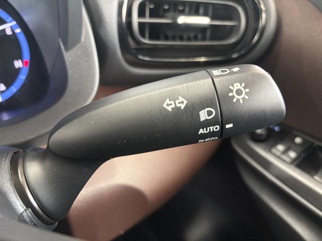 ヤリスクロスＺナビゲーション　パノラマモニター　ドライブレコーダー　ＥＴＣ車載器　運転席パワーシート　電動パーキングブレーキ　フロントシートヒーター　プッシュスタートスイッチ　キーフリーシステム　アルミホイール（奈良県）の中古車