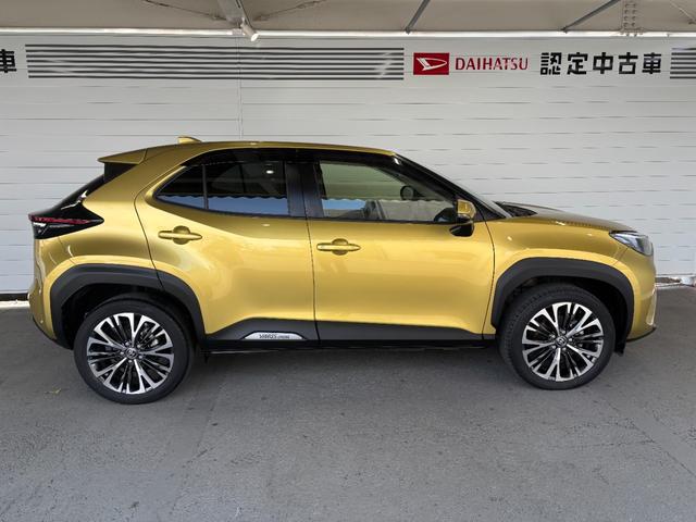 ヤリスクロスＺナビゲーション　パノラマモニター　ドライブレコーダー　ＥＴＣ車載器　運転席パワーシート　電動パーキングブレーキ　フロントシートヒーター　プッシュスタートスイッチ　キーフリーシステム　アルミホイール（奈良県）の中古車