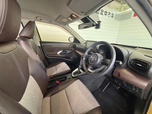 ヤリスクロスＺナビゲーション　パノラマモニター　ドライブレコーダー　ＥＴＣ車載器　運転席パワーシート　電動パーキングブレーキ　フロントシートヒーター　プッシュスタートスイッチ　キーフリーシステム　アルミホイール（奈良県）の中古車