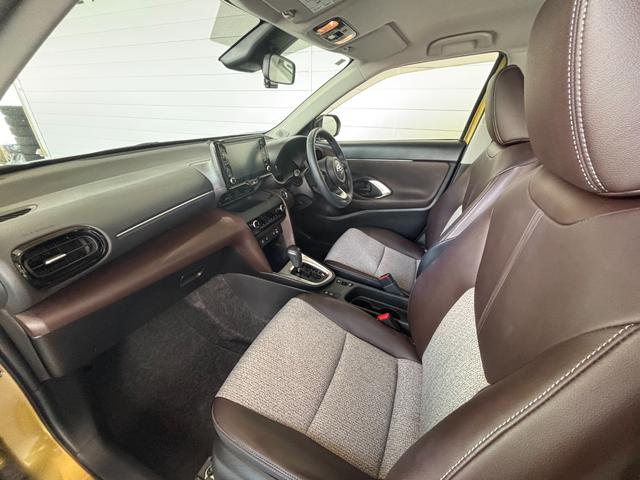 ヤリスクロスＺナビゲーション　パノラマモニター　ドライブレコーダー　ＥＴＣ車載器　運転席パワーシート　電動パーキングブレーキ　フロントシートヒーター　プッシュスタートスイッチ　キーフリーシステム　アルミホイール（奈良県）の中古車