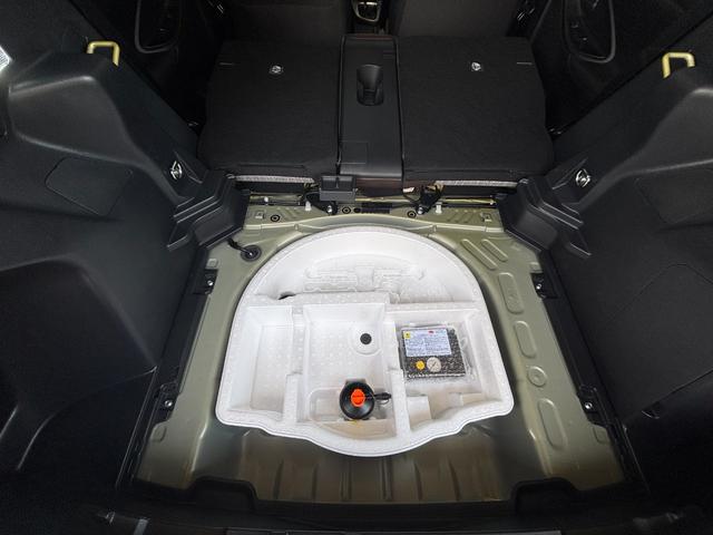 ヤリスクロスＺナビゲーション　パノラマモニター　ドライブレコーダー　ＥＴＣ車載器　運転席パワーシート　電動パーキングブレーキ　フロントシートヒーター　プッシュスタートスイッチ　キーフリーシステム　アルミホイール（奈良県）の中古車