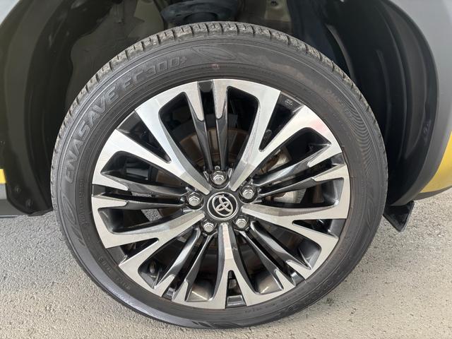 ヤリスクロスＺナビゲーション　パノラマモニター　ドライブレコーダー　ＥＴＣ車載器　運転席パワーシート　電動パーキングブレーキ　フロントシートヒーター　プッシュスタートスイッチ　キーフリーシステム　アルミホイール（奈良県）の中古車