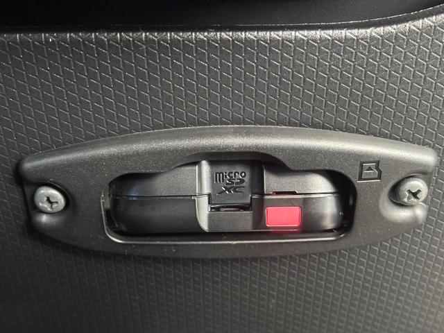 タントＬ９インチディスプレイオーディオ　バックカメラ　ドライブレコーダー　電動格納式ドアミラー　プッシュスタートスイッチ　アイドリングストップ機能　キーフリーシステム　オートエアコン　両側手動スライドドア（奈良県）の中古車