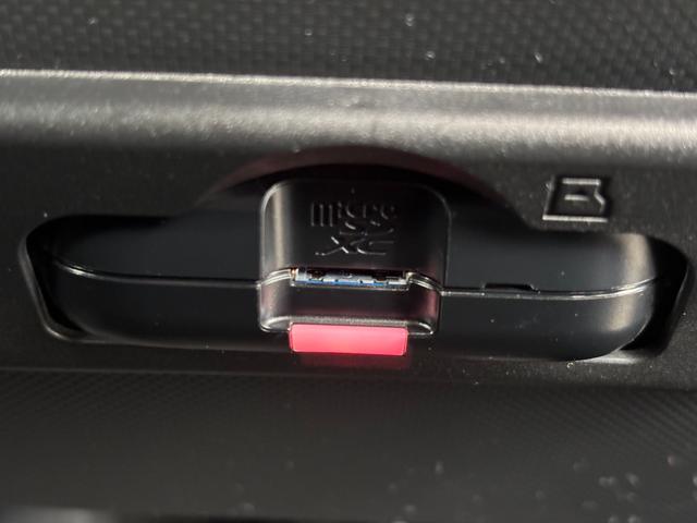 ロッキープレミアムＧ　ＨＥＶ９インチディスプレイオーディオ　バックカメラ　ドライブレコーダー　ＥＴＣ車載器　電動パーキングブレーキ　フロントシートヒーター　オートエアコン　アルミホイール　アイドリングストップ機能　キーフリー（奈良県）の中古車